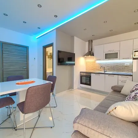 Nadija Apartment *